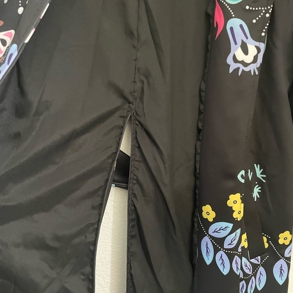 Beautiful jacket - Picture 5 of 7